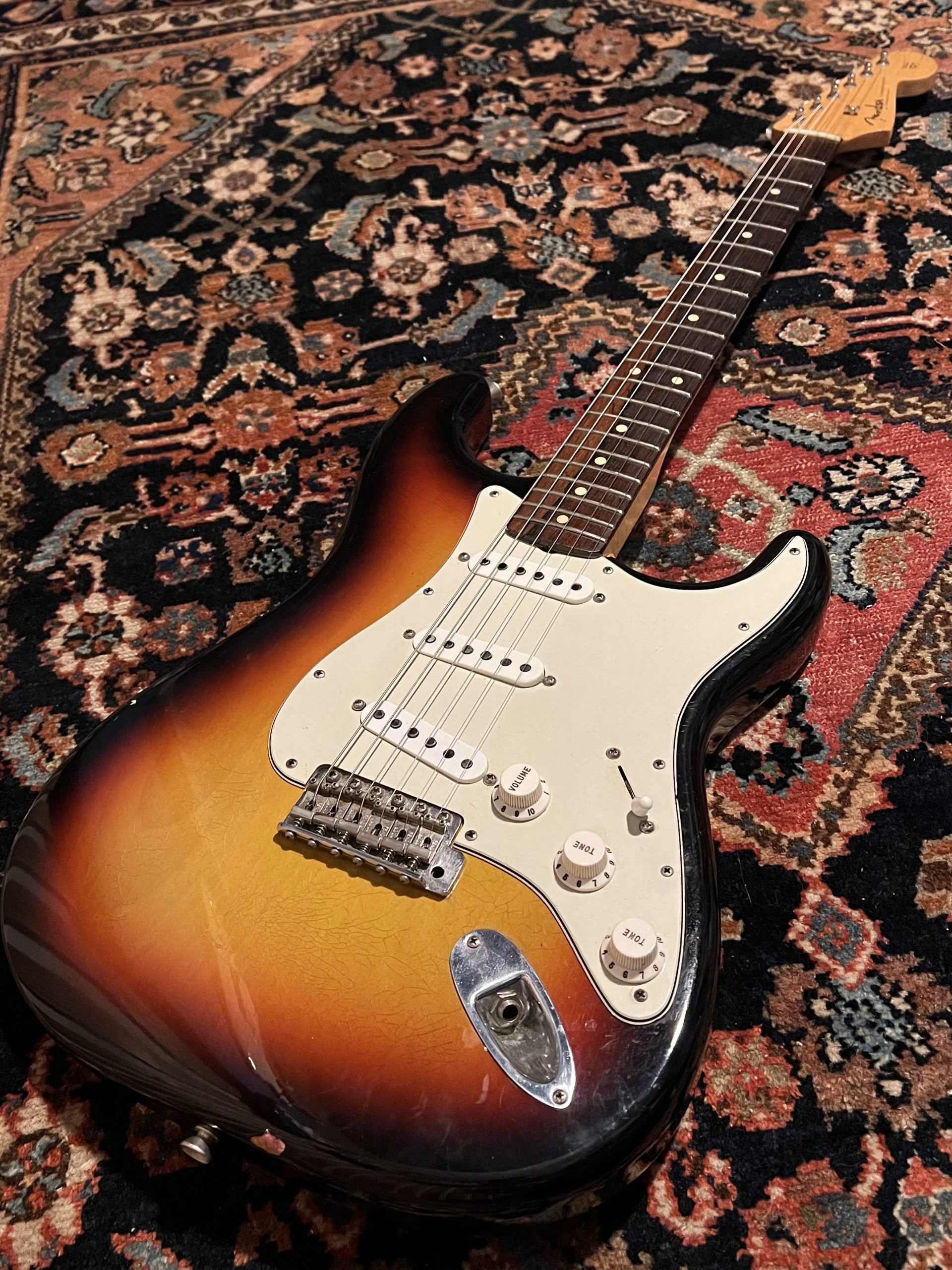 rita 　Provision VST-Relic Alder Custom Shop Heavy Relic White Sunburst Alder ST Electric